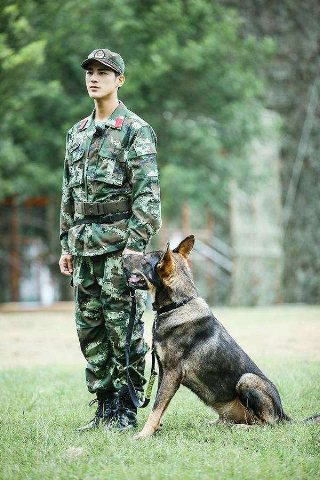 张馨予婚后首晒老公何捷生活照, 大方晒幸福, 网友意外发现交往时间