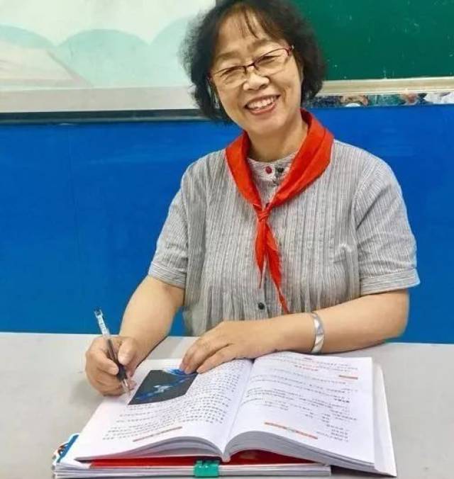 张春兰,微信名蓝色柠檬退休教师