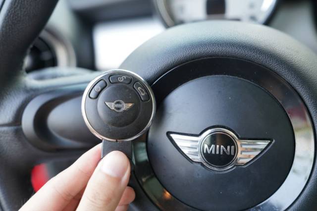 開著老mini去試新mini,突然明白了生活的意義