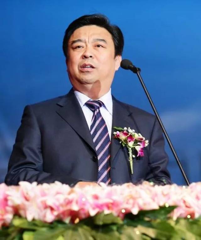 济宁富豪邱亚夫:20年间 从国企老总变成控制超600亿资产的民营企业家