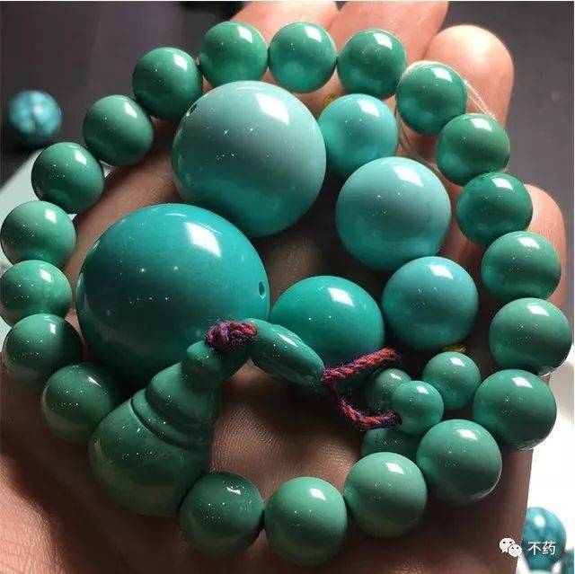 绿松石盘玩变色的秘密：不一样的颜色质地，玩出不一样的精彩_搜狐网