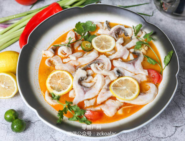 这家老广菜馆人均50 就能pick九味无骨鱼,大口吃鱼肉的感觉真带劲!