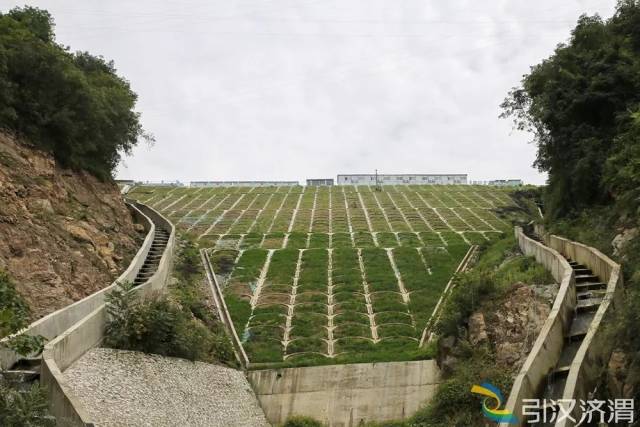 三河口水利枢纽风筒沟施工平台边坡水保措施