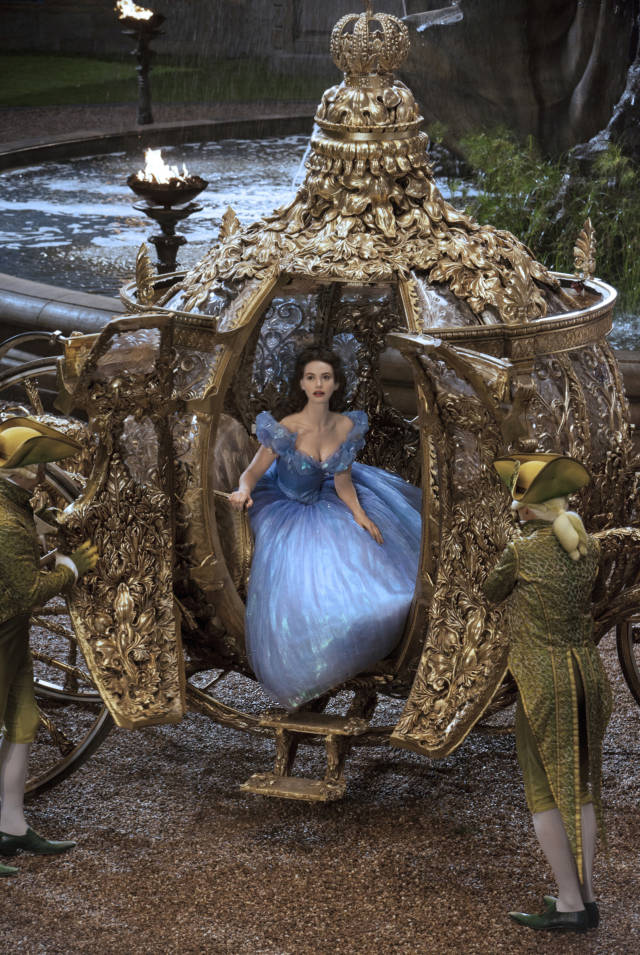 迪士尼公主系列真人电影灰姑娘壁纸图集