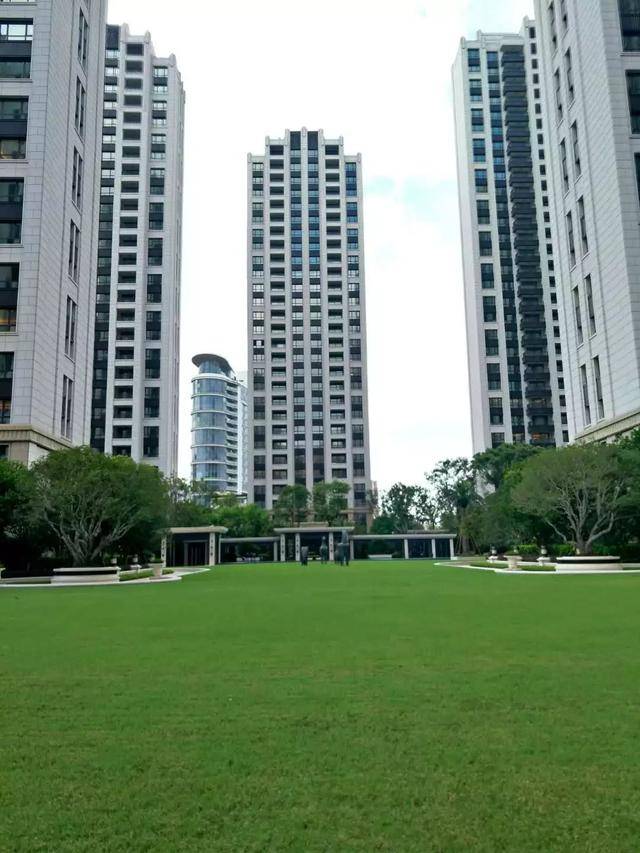 楼市乱象里的一颗星,宝华城市之星,告诉你豪宅生活的完美搭配!