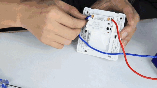 junon@俊朗学堂|人体感应地脚灯的接线方法