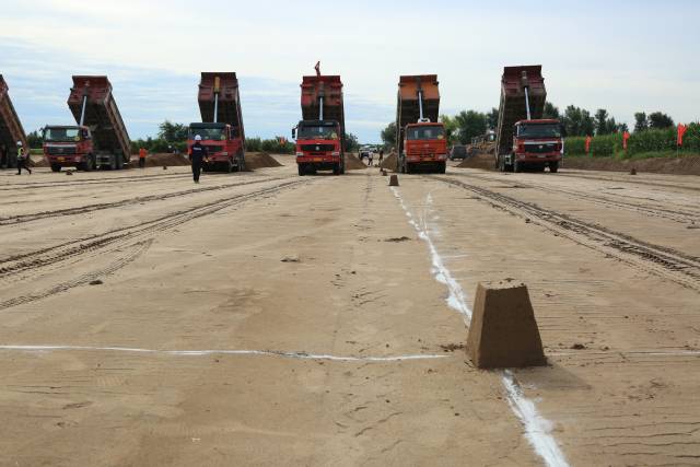 中铁五局机械化公司双洮公路项目路基试验段开工_手机搜狐网