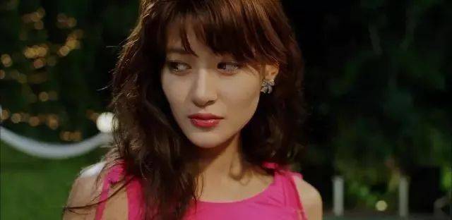 陈宝莲,原名赵静,英文名:pauline chan,1973年5月23日生于上海,12岁时