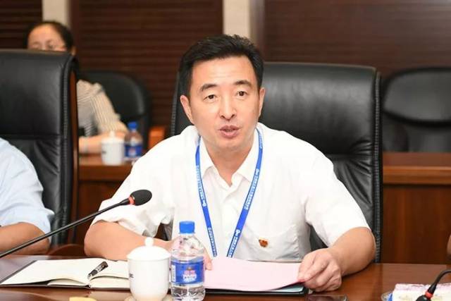 徐永强对出席会议的老领导,老同志,杰出人物及家属代表表示崇高敬意与