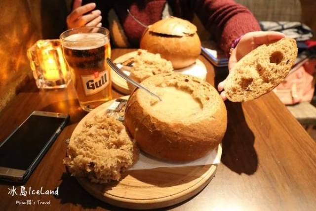 冰岛人气巨无霸「面包浓汤」好喝到连碗都吃光!