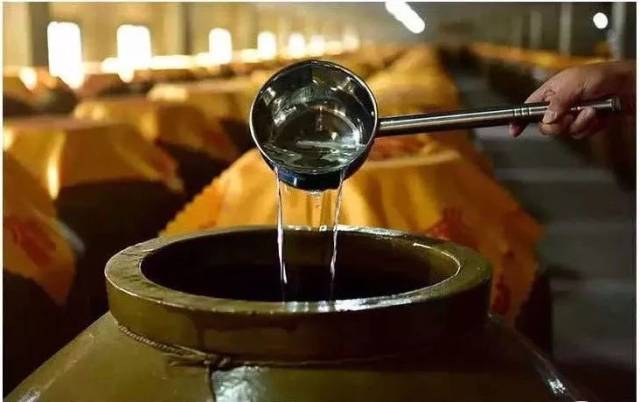 茅台镇正宗老酒开坛,原厂特价直供,1箱6瓶99元,仅限三天!