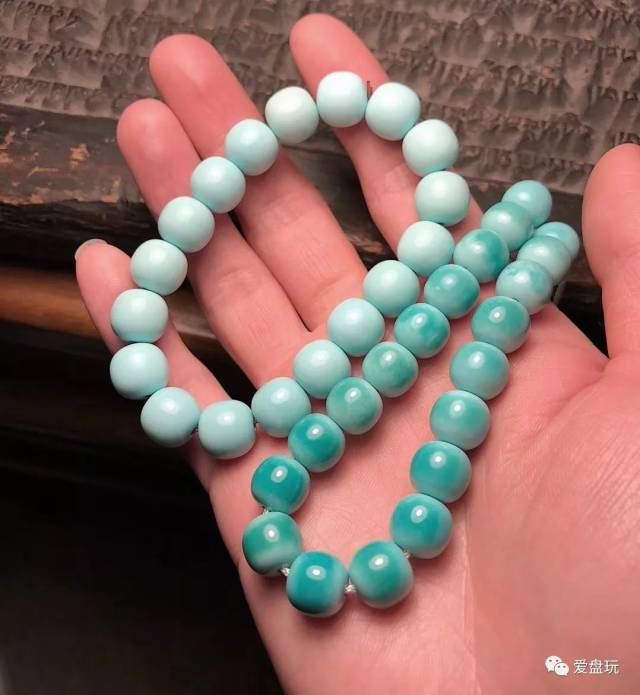 盘玩绿松石，到底要不要戴手套？_搜狐网
