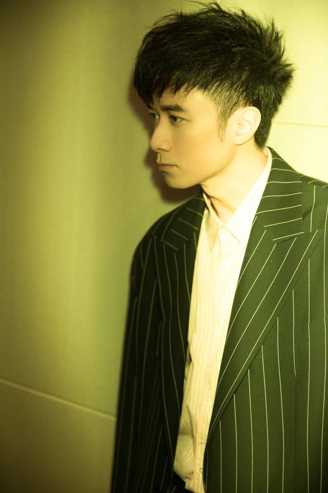 古巨基生日曝光写真照 黑西装粉衬衫酷感max