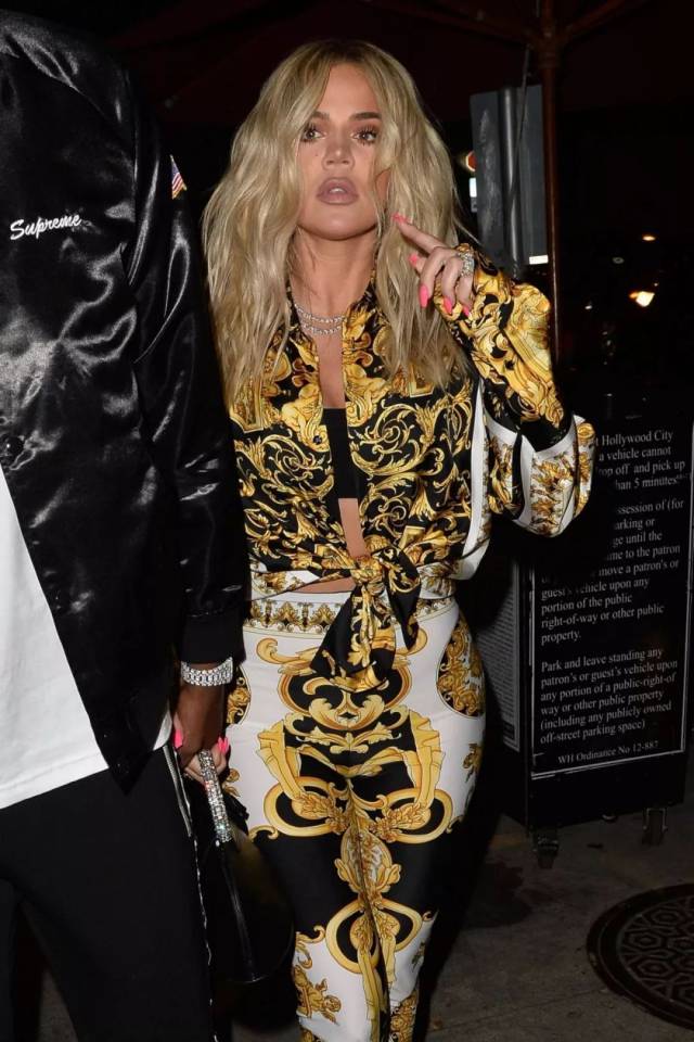 卡戴珊(khloe kardashian)被拍到跟老公特里斯坦·汤普森(tristan