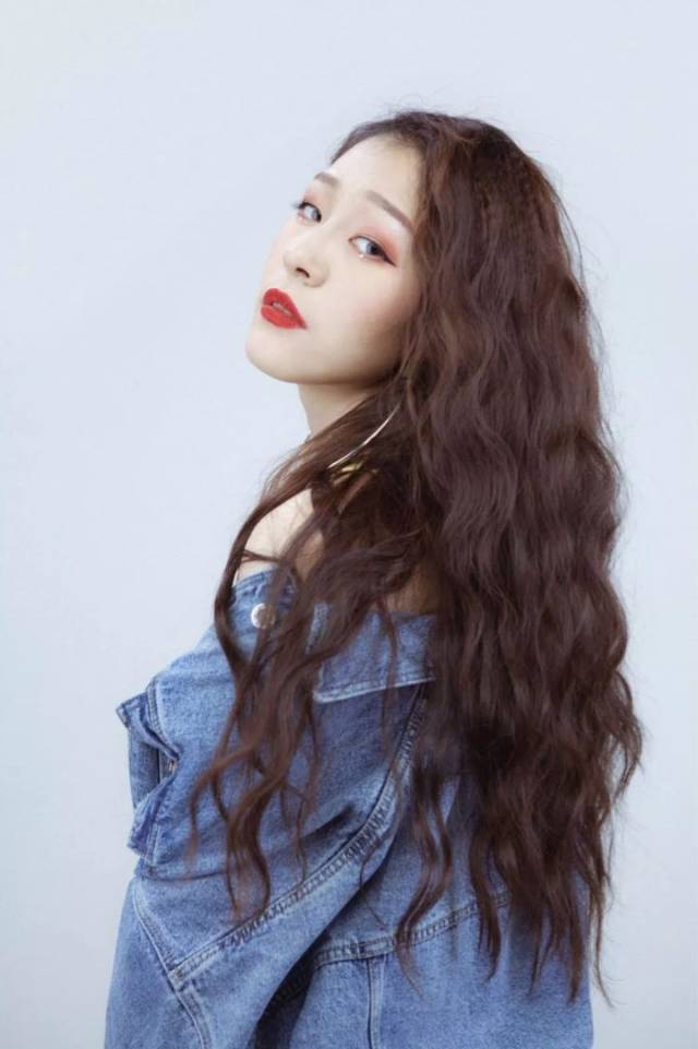 女朋友》,cindy地铁里的那组宣传照,dora深夜发媸团队打造的那个造型