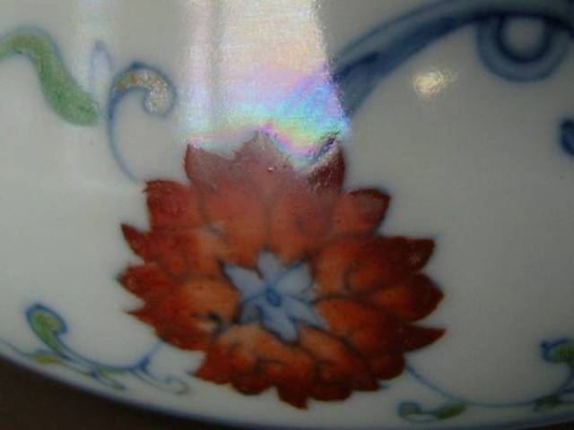 瓷器鉴定中判断蛤蜊光的真假