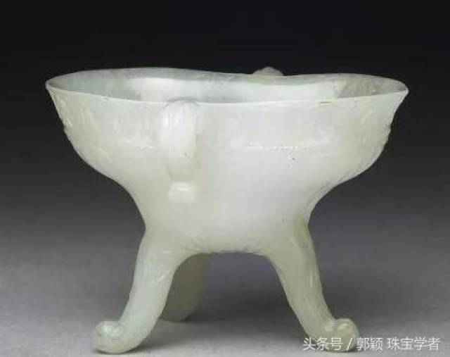 清代玉雕芸術(中国語) 清代玉松黄杨木雕龙戏珠挂坠Chinese Huangyang Boxwood Hand