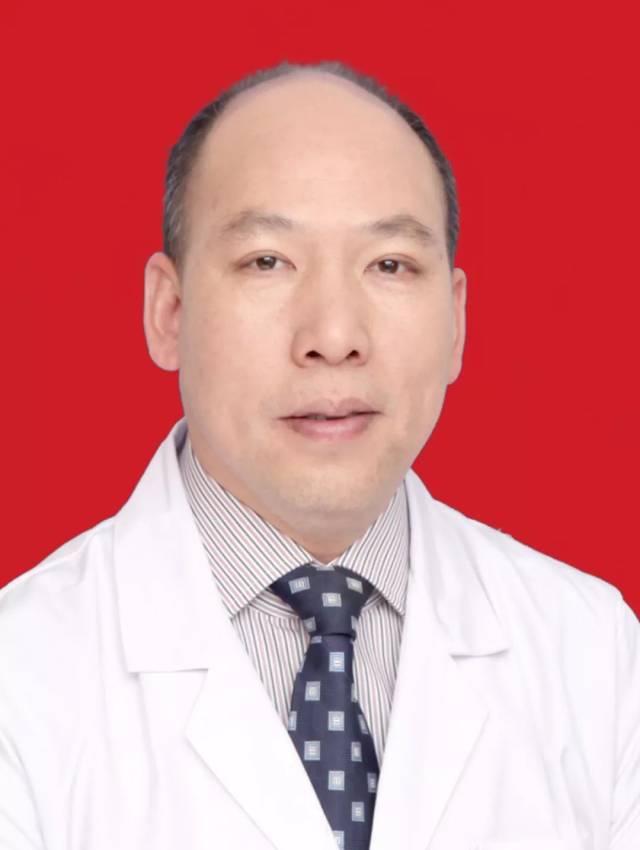 杭州邵逸夫医院普外科和微创外科王先法教授8月26日在黄山新晨医院坐