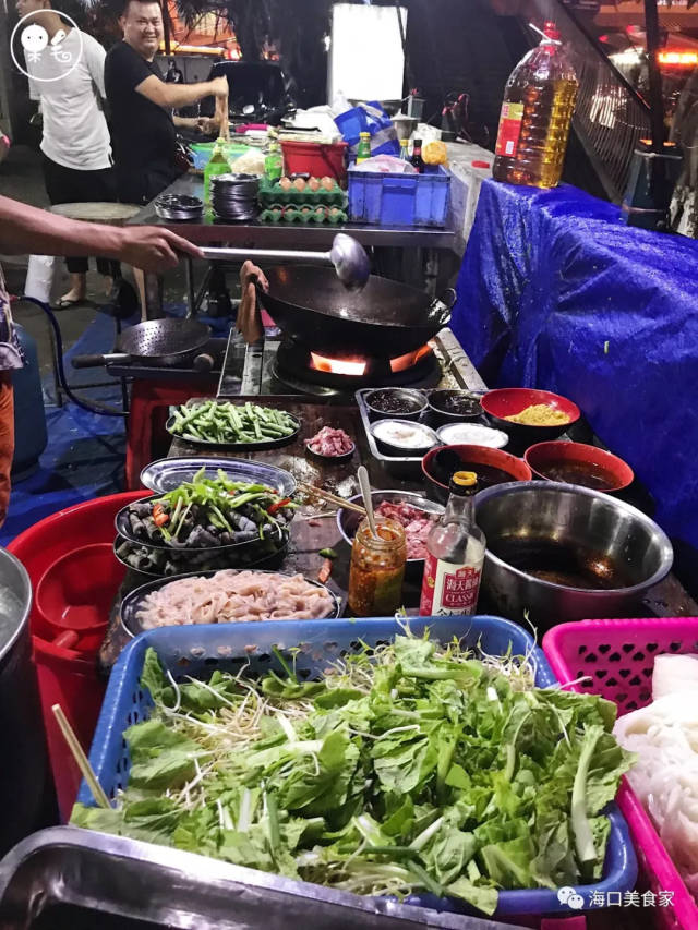 这波夜宵排档,请主动屏蔽你的城管好友!