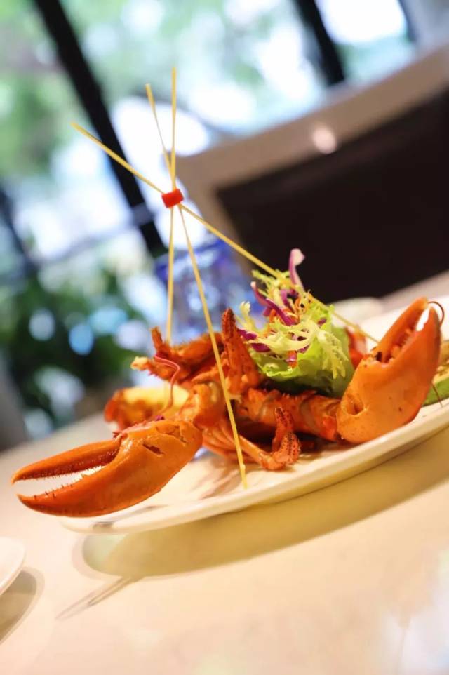 法式奶酪汁焗波士顿龙虾  198