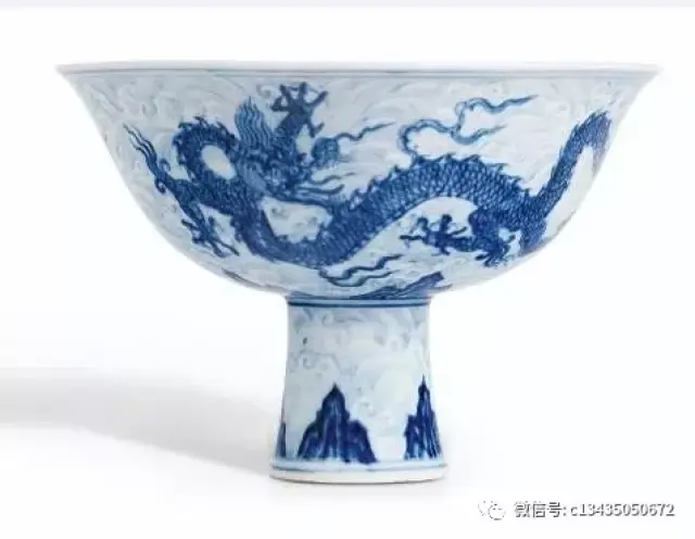 从青花发色可断定一件青花瓷器的年代。_中国