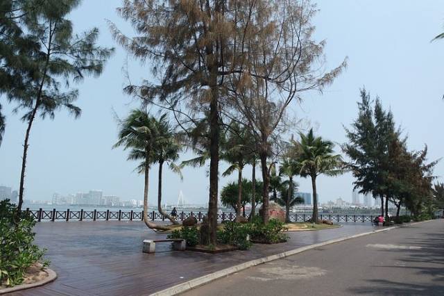 萬綠園一角,好美,好舒服,公園只有寥寥幾人,基本沒有遊客.