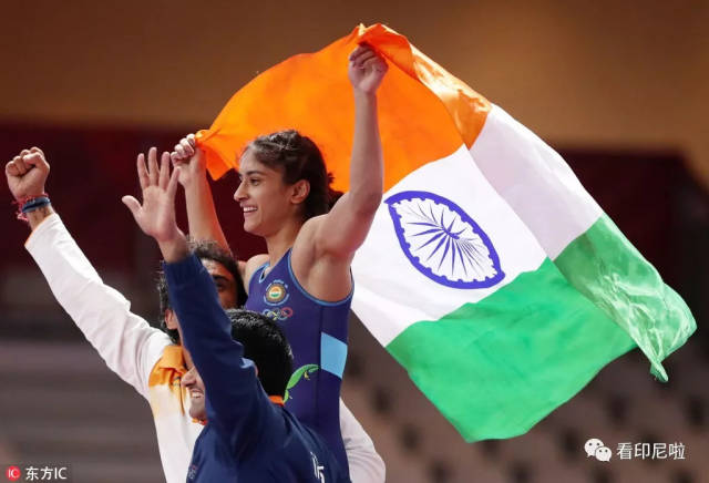 珀尕(阿米尔·汗 饰)的侄女,吉塔(geeta phogat )和巴比塔(babita