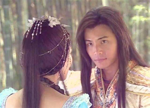 凌落石:出自电视剧《四大名捕斗将军》.