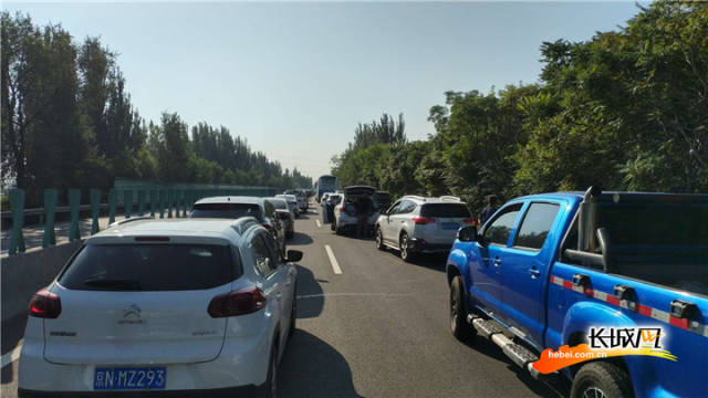 京藏高速张家口至北京方向路段拥堵近10公里9:10分恢复通行