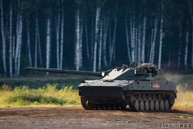 bmd-4m的30mm机炮正在射击,可以看到正在飞行的曳光弹.