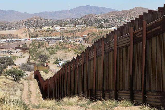 特朗普修建美墨边境墙图片