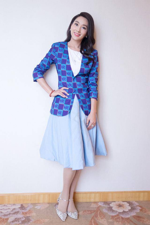 杨恭如完美逆生长,44岁活成了18岁的样子,网友直呼:简直美翻了