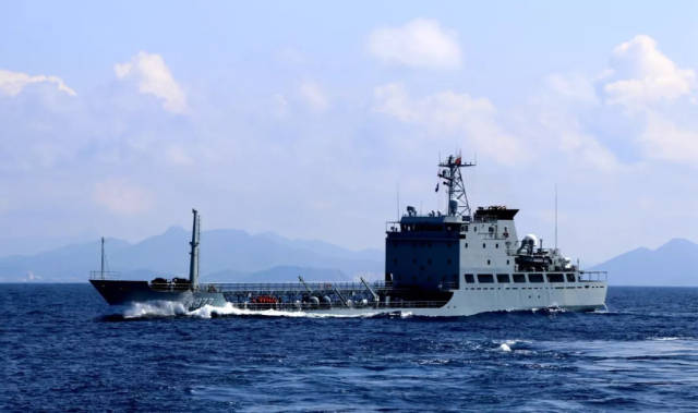 武欢庆,河南周口人,2010年12月入伍,中士军衔,现任海军92569部队新闻