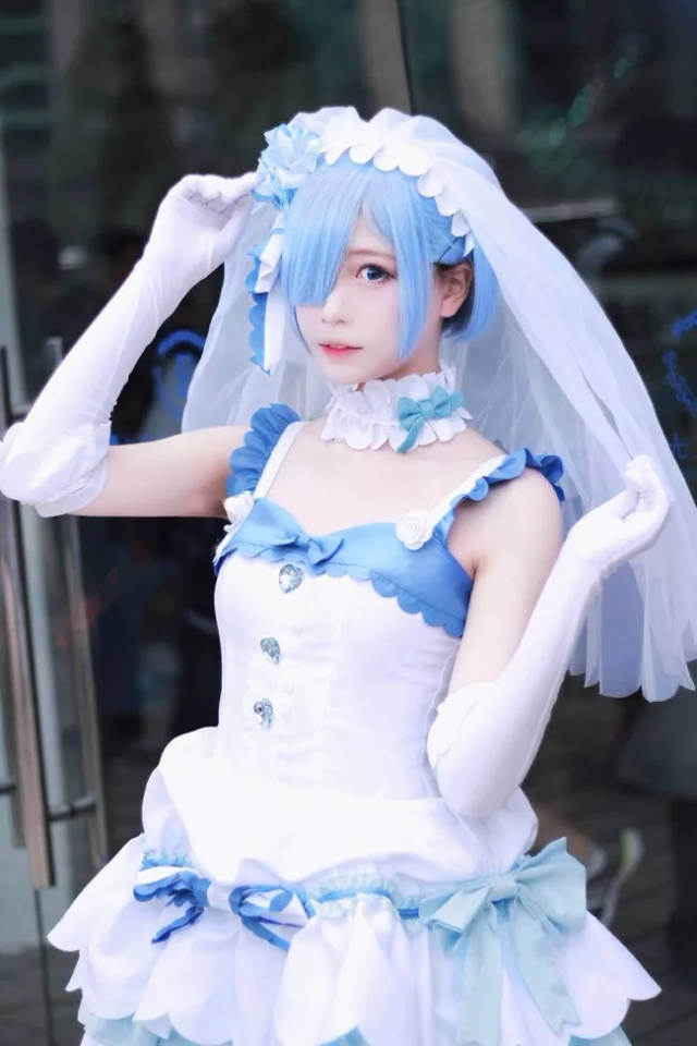 蕾姆 cosplay 喜欢的朋友,关注我们的公众号,每天都有福利