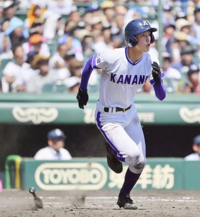 金足农的一棒菅原天空,也是有着漫画般名字的帅气少年