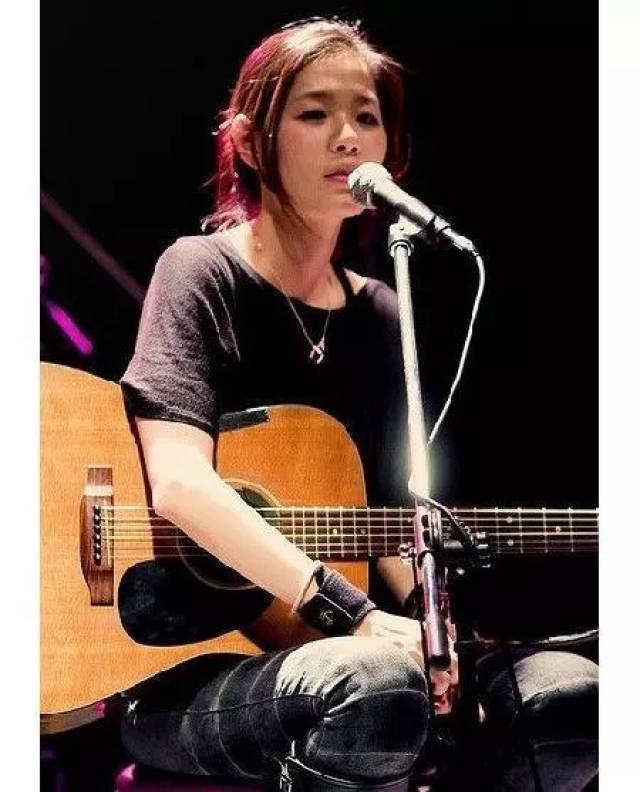 吴青峰和她，什么时候公开恋情啊？_搜狐网