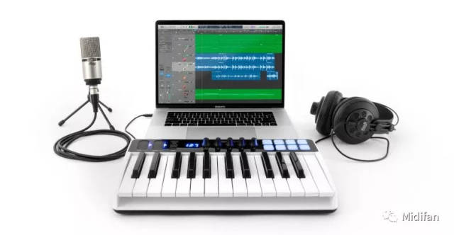 IK Multimedia iRig Keys I/O 键盘控制器/声卡可以在苹果全球零售店