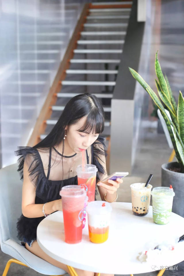 嘉兴明明有这么"嗲"的性冷淡奶茶店!为什么要去魔都排队?