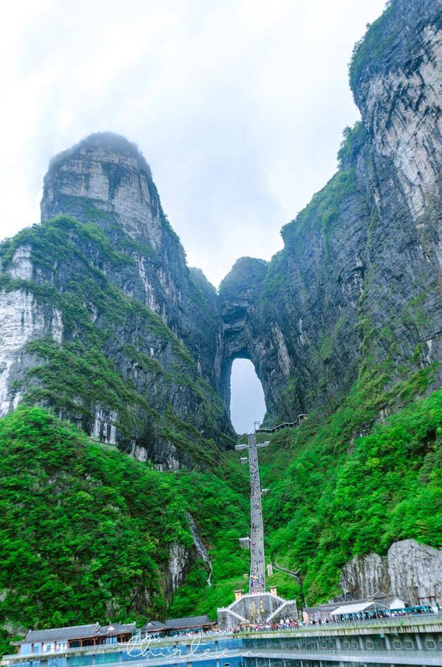 张家界有座山离天只有三尺三(就在天门山)