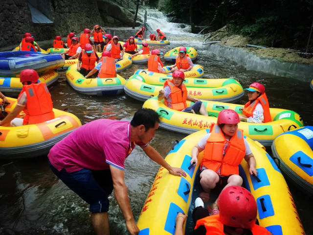 亚武山疯狂趣味漂流,水上狂欢,就是这么会玩!