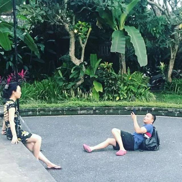 帮女友拍照真是太艰巨的任务了!