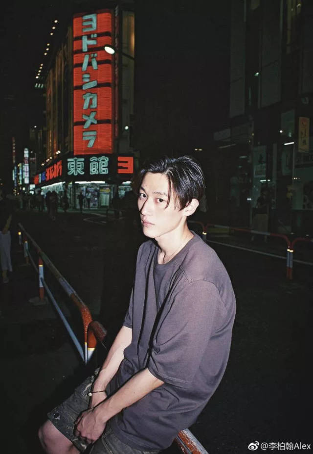 集齐多款鲜肉,硬汉,上戏18级表演系新生中太多高颜值男同学啦!