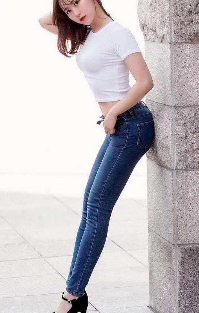 喜欢穿牛仔裤的妹子,好看还得体,让你的时髦感与众不同