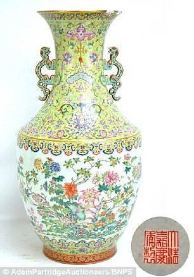 花卉　瓶　中国 塞弗勒想复制中国花瓶，却一不小心烧出了欧洲陶瓷复兴_法国塞弗