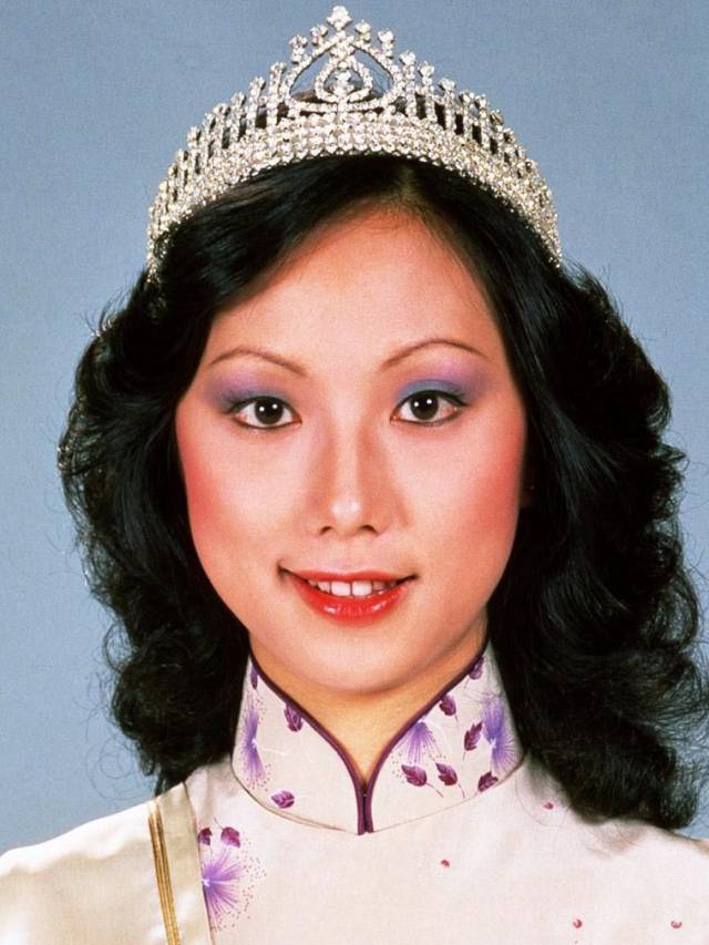 是首位夺得两个奖项的参赛者,被行业中公认为最漂亮的港姐