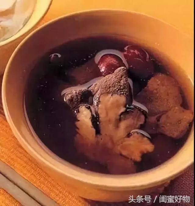 常服助气固精,补镇丹田 活血驻颜,延缓衰老 痰浊内蕴者忌服.