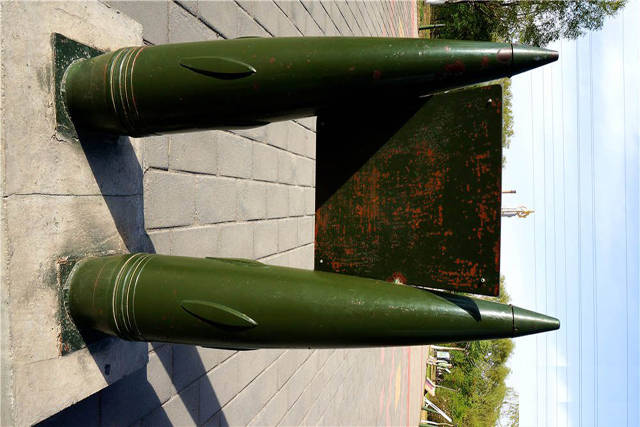 中国研制的亚洲第一炮,光炮弹就有100公斤,后坐力80多吨