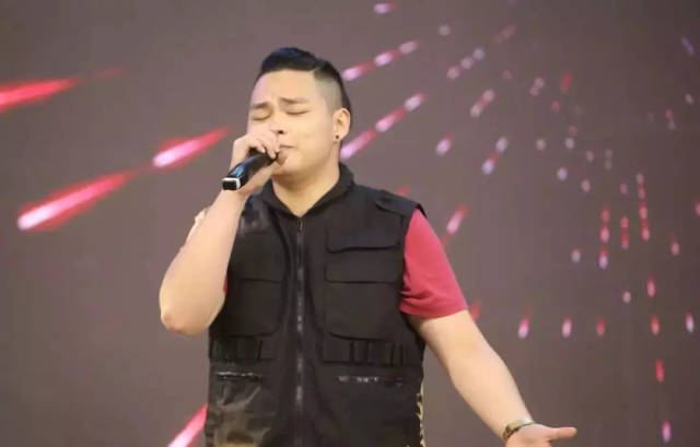 fm97.5江苏经典流行音乐广播邓煌