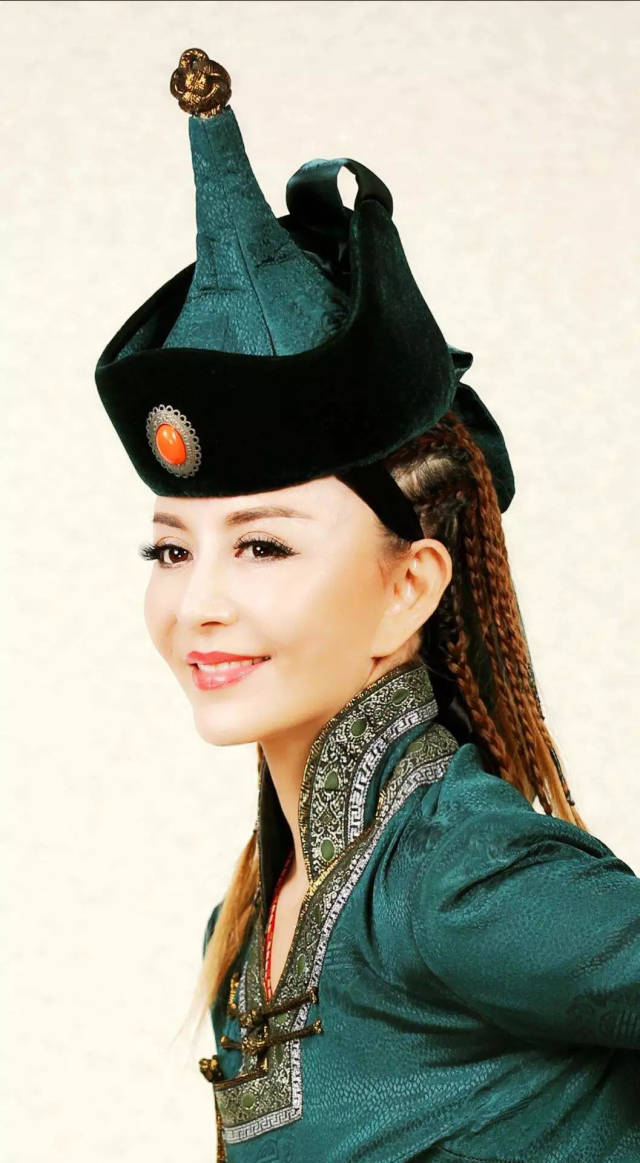 为信仰而歌的蒙古天籁:腾格尔"歌手"助唱青格歌曲合辑,一个比一个好听