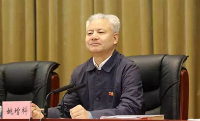 副组长:许群杰 公安部原边防管理局副局长(副军职)